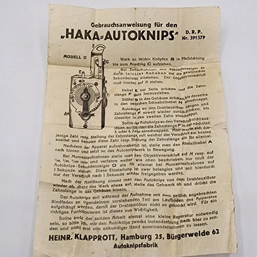 Vintage Haka Autoknips Mod II Self Timer Camera Accessory Metal Case & Paper